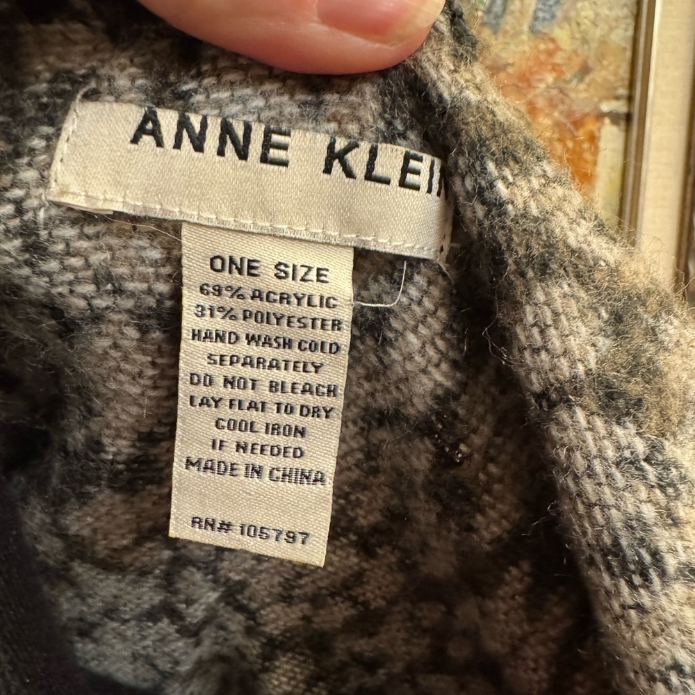 ANNE KLEIN OS Leopard Print Cozy Shawl Wrap Sweater Belted Gray Black EUC - Picture 7 of 14